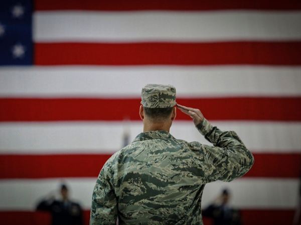 Câmara dos EUA aprova US$ 900 bilhões para Defesa em 2026